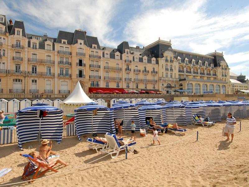 Cabourg - Hyper Centre, Plage Экстерьер фото